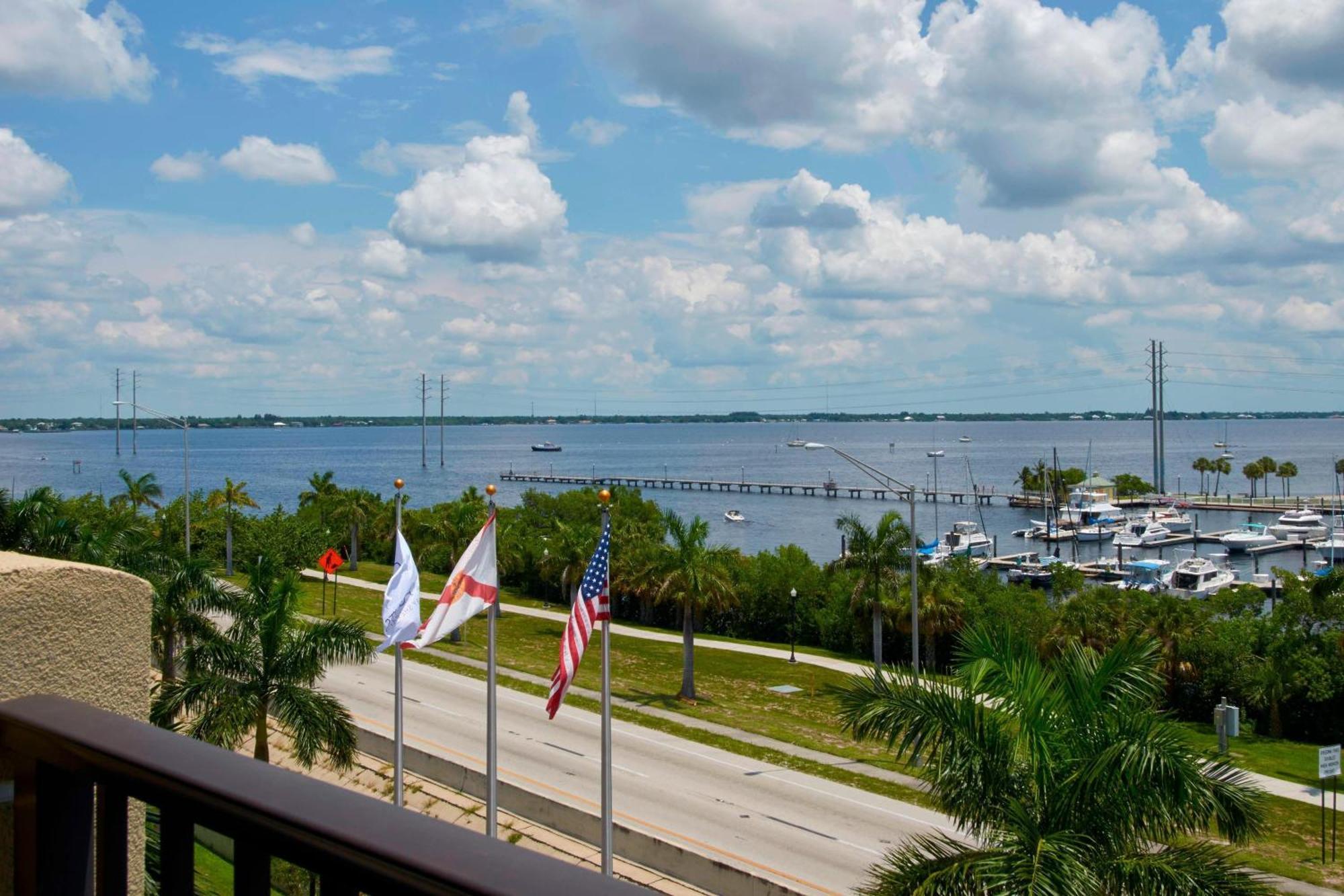 Four Points By Sheraton Punta Gorda Harborside Exterior foto