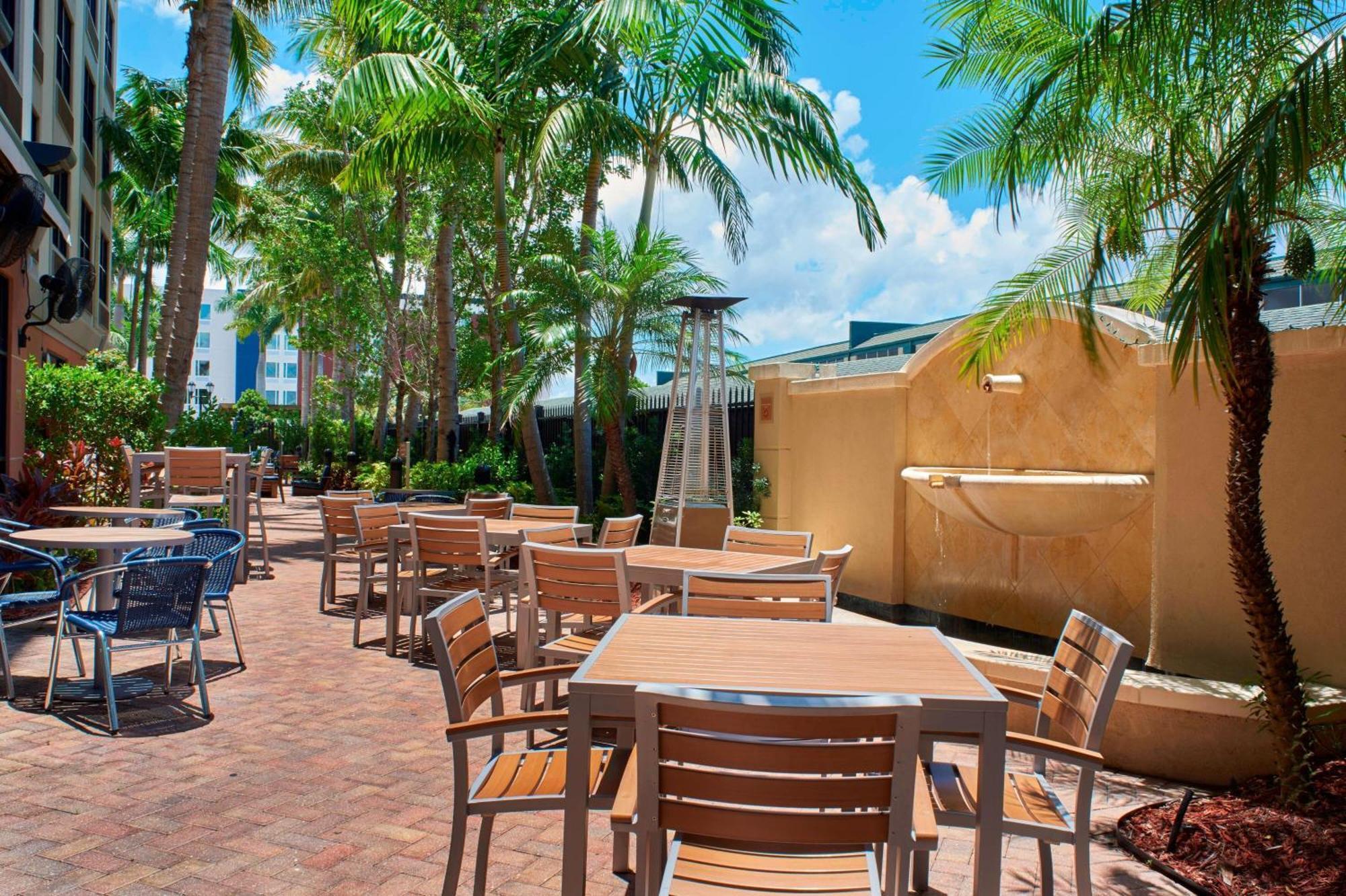 Four Points By Sheraton Punta Gorda Harborside Exterior foto